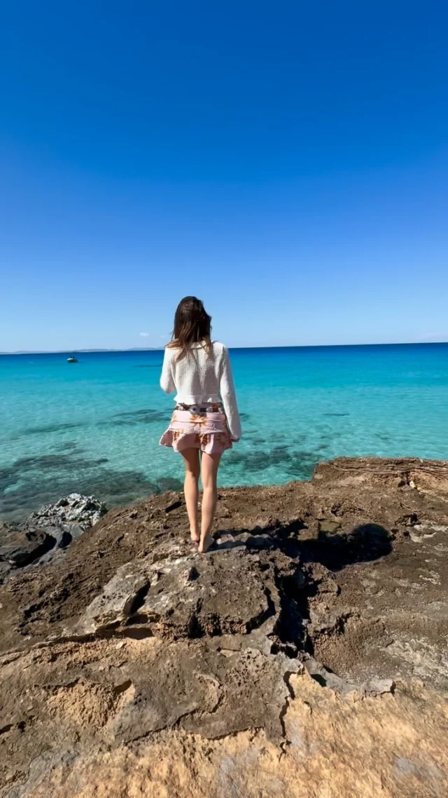 Into the Island move to Formentera ! 🩵

We are very happy to announce you that this summer we will be organizing a 4x4 Safari tour to discover the most beautiful spots of the island,  in collaboration with @baleariaferry : 

🏖️ Beach
🏞️ Viewpoints 
🎣Fishermen’s towns
🤿 Snorkeling 
🏮Lighthouse 

Purchase your tickets on www.intotheisland.com and get a discount for the ferry from Ibiza with  @baleariaferry ✨

Save this post ✔️

Follow us : @intotheislandibiza 🌴

#ibiza #ibz #intotheislandibiza #hiddenbeach #ibiza2025 #ibizaexcursions #ibizatours #ibizaexperience #secretbeach #hiddengems #paradise #secretibiza #ibizahike #ibizaparty #ibizanight #ibizaboat #ibizanightclub #ushuaiaibiza #ibizabeach #esvedra #calacomte #formentera #spain #summer #ibizaoutdooractivities #ibizalife #reel #viralreels #instaviral #viralvideos